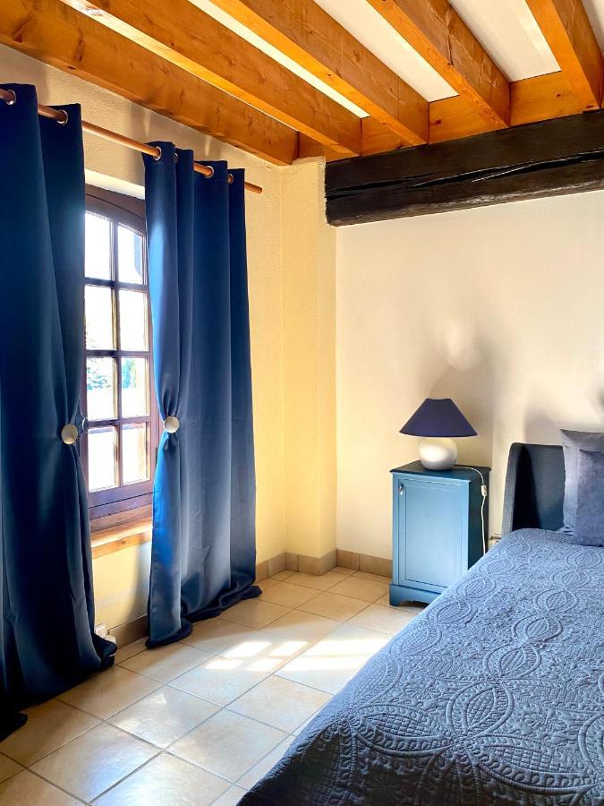 Bed and Breakfast Domaine Du Cellier De La Couronne Sézanne Exterior foto