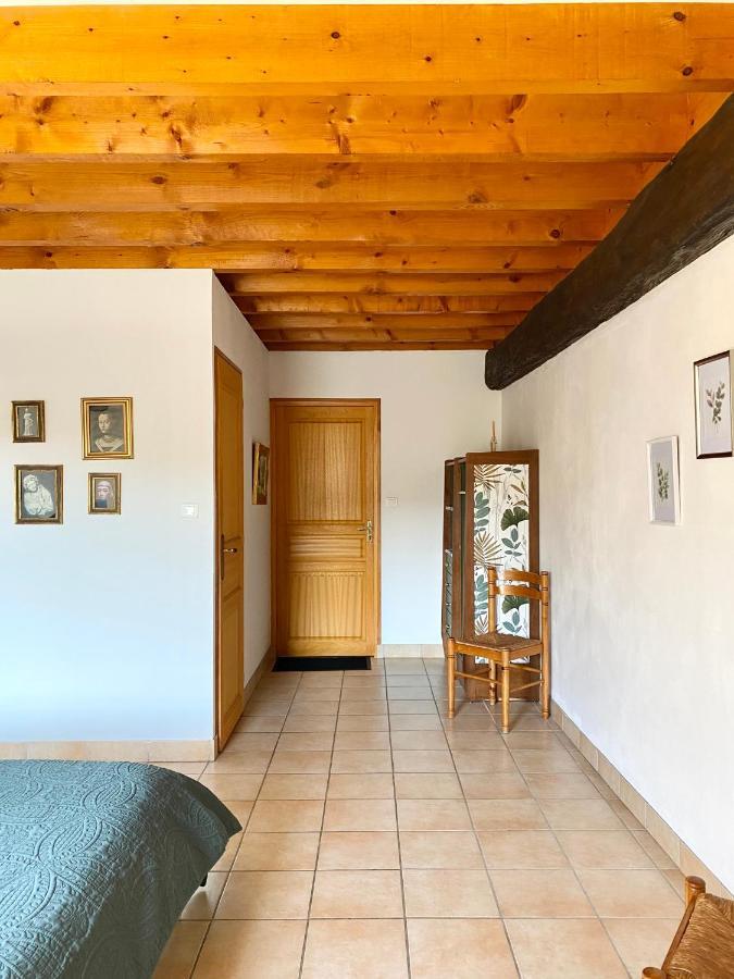 Bed and Breakfast Domaine Du Cellier De La Couronne Sézanne Exterior foto