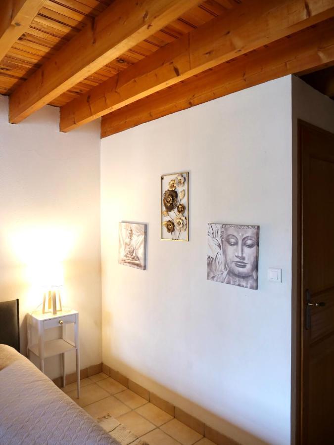 Bed and Breakfast Domaine Du Cellier De La Couronne Sézanne Exterior foto